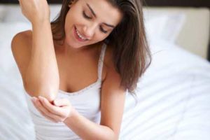 Ingin Kulit Putih dan Mulus Cuman Berbekal Body Lotion? Simak Kiat Berikut